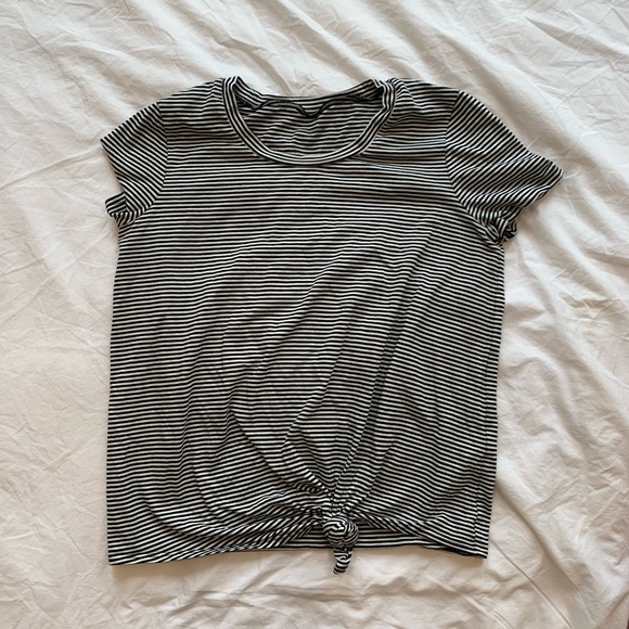 Madewell Knot-front Tee in Stripe - Picture 5 of 7